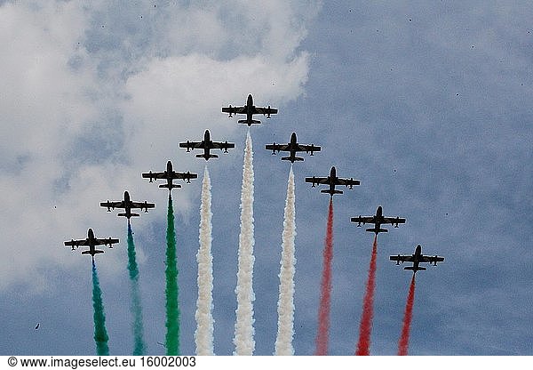 On the occasion of the celebrations for the 74th anniversary of the proclamation of the Republic  the National Acrobatic Patrol aka FRECCE TRICOLORI performs overflights  on the Italian regional capitals.