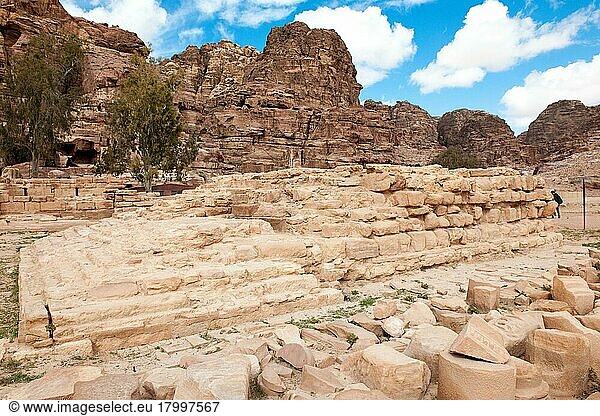 Opferplatz vor Qasr al-Bint Tempel  Archäologischer Park Petra  Jordanien  Kleinasien  Asien