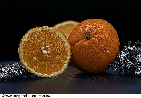Orange ganz und halb