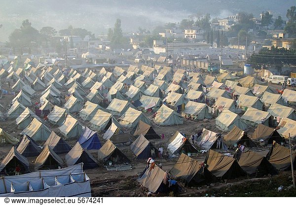 Organisation  organisieren  Mensch  Überprüfung  Menschen  empfangen  camping  Dorf  Hütte  rauh  Treffer  treffen  Vernichtung  Hilfe  3  70  8  Erdbeben  Oktober