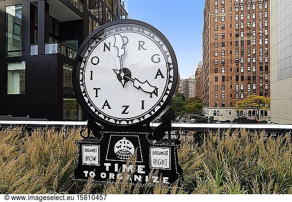 Organize Watch on the Highline Trail  Meatpacking District  Manhattan  New York City  New York State  USA  North America