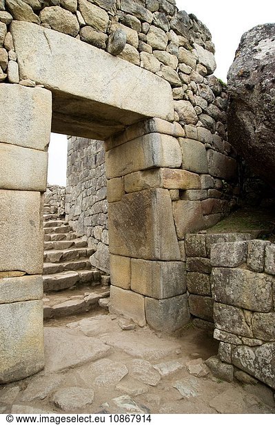 Originaleingang zur Stadt Machu Pichu  Peru