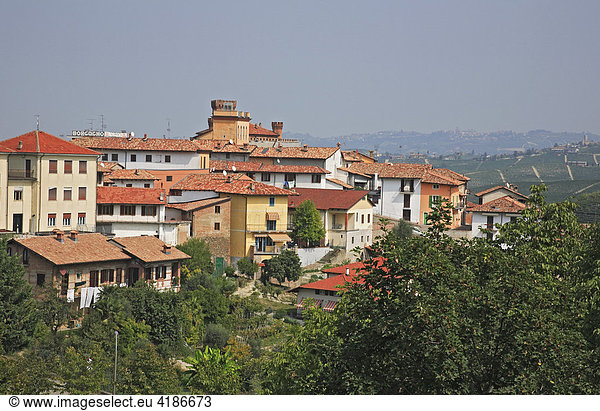 Ort Barolo  Langhe  Piemont  Italien