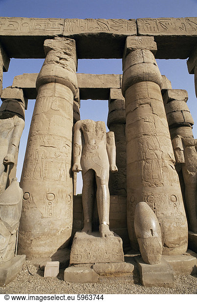 Osiris Statuen und Kolonnade Luxor-Tempel Theben UNESCO Weltkulturerbe Ägypten Nordafrika Afrika