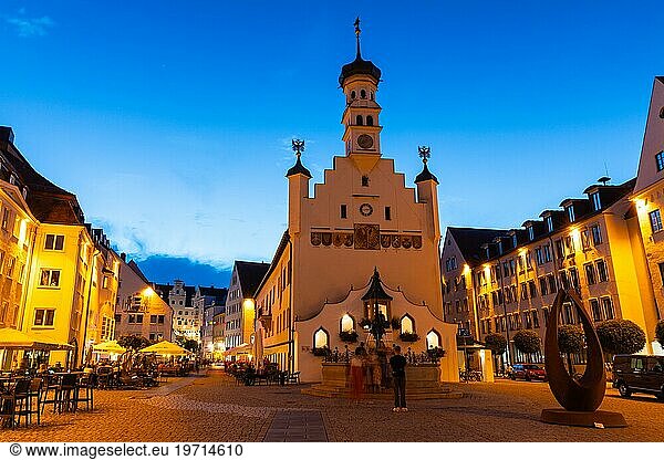 Outdoor seating of a restaurant  blue hour  town hall  town hall square  Kempten  Allgäu Alps  Bavaria  Germany  Europe