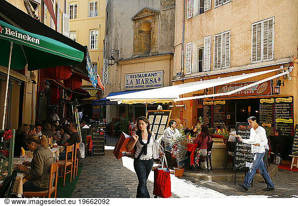 Outdoors restaurants in the Vieil Aix  the old quarter of Aix en Provence  Bouches du Rhone  Provence  France.