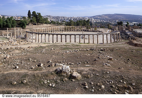 Ovales Forum  antike römische Stadt Gerasa  auch Jerasch  Jarash  Jerash  Dscharasch  oder ?ara?  Teil der Dekapolis  Gouvernement Dscharasch  Jordanien  Asien
