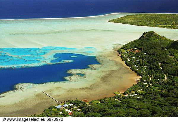 Overview of Lagoon  Maupiti  French Polynesia