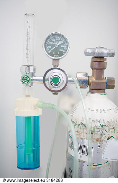 Oxygen tank and pressure gauge Oxygen tank and pressure gauge,oxygen ...