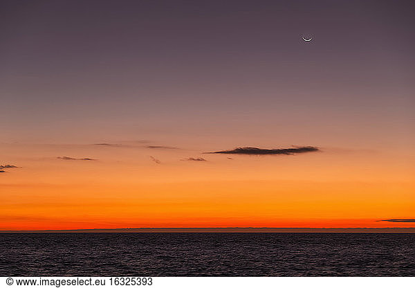 Pacific Ocean  Galapagos Islands  sunset