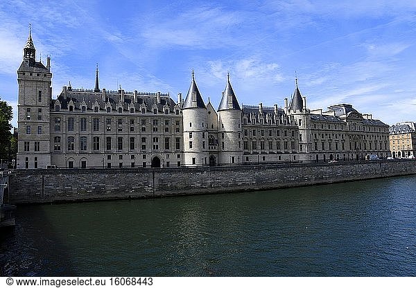 Palais de Justice und Fluss Seine  Paris  Frankreich.