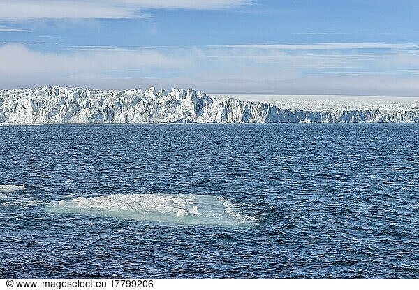Palanderbukta  Eiskappe und Packeis  Gustav Adolf Land  Nordaustlandet  Svalbard Archipel  Norwegen  Europa