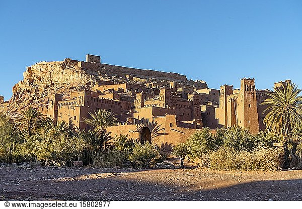 Panoramablick auf die Lehmstadt Ait Ben Haddou  UNESCO-Kulturerbe  Marokko  Afrika