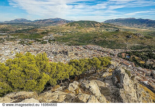 Panoramablick auf Jaen vom Cruz de Castillo aus. Andalusien  Südspanien Europa.