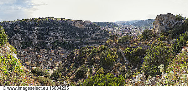 Panoramablick auf Scicli  Provinz Ragusa  Sizilien