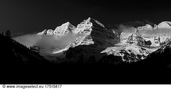 Panoramic shot of snowcapped Maroon Bells mountain against sky