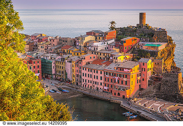 Panoramic view at sunset  Vernazza  Cinque Terre National Park  Ligury  Italy