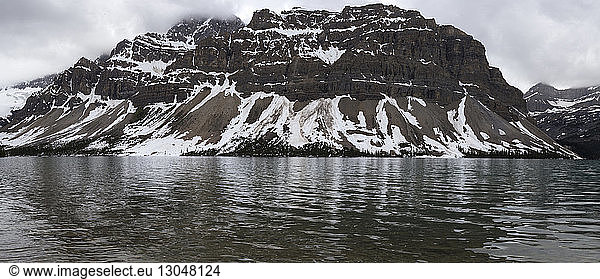 Panoramic view of Bow Lake against mountains