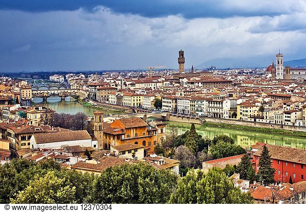 Panoramic view of Florence from Piazzale Michelangelo  Cathedral of Saint Mary of the Flower  Palazzo Vecchio  Old Palace  Michelangelo Square  Ponte Vecchio  Old Bridge  Arno River  Florence  Tuscany  Italy  Europe.