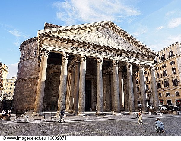 Pantheon in piazza della Rotonda - Rome  Italy.