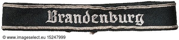 PANZERGRENADIERE  Ã„rmelband 'Brandenburg'. Maschinengestickter Schriftzug auf dunkelgrÃ¼nem Tuch. LÃ¤nge 46 cm. Sehr seltenes Ã„rmelband  welches 1944 fÃ¼r die AngehÃ¶rigen der Panzergrenadier-Division eingefÃ¼hrt wurde.