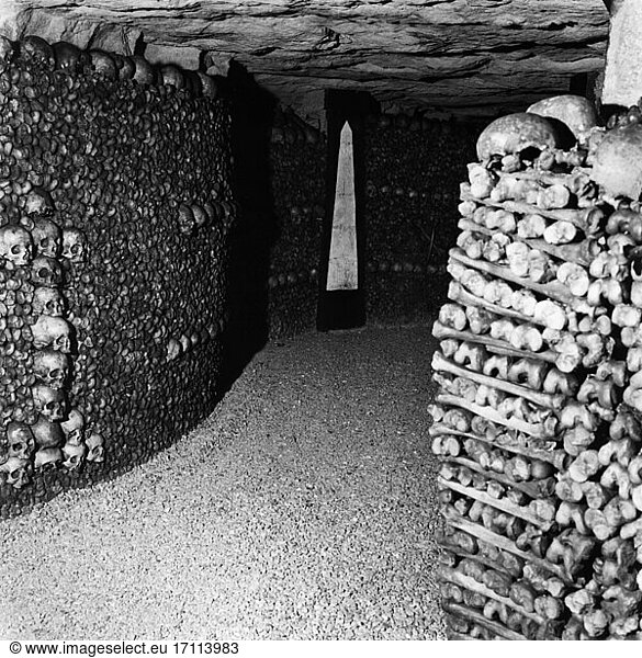 Paris (France) Paris (France), Les Catacombes.(Former underground ...