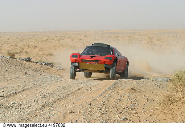Paris-Dakar Fahrzeug Tarek  Prototyp Test in Marokko  VW  Fahrerin Jutta Kleinschmidt  Beifahrerin Fabrizia Pons  Afrika