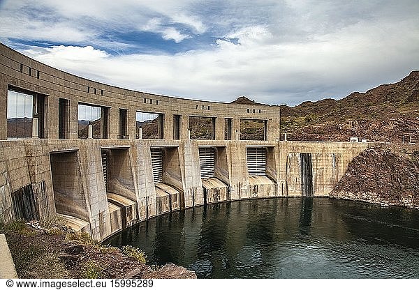 Parker Dam and Colorado River  California  Arizona border  USA.