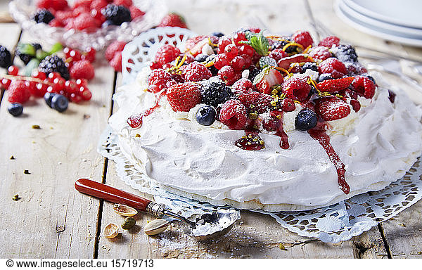 Pavlova cake with fresh fruits