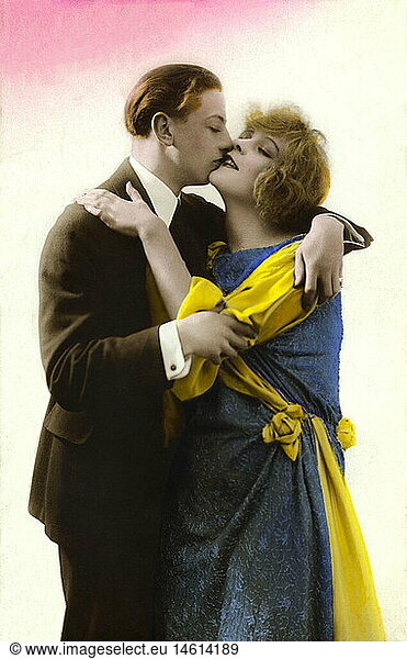 people  couples  love couple  France  1924