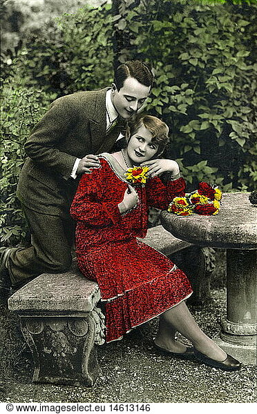people  couples  love couple in garden  coloured picture postcard  Germany  circa 1917