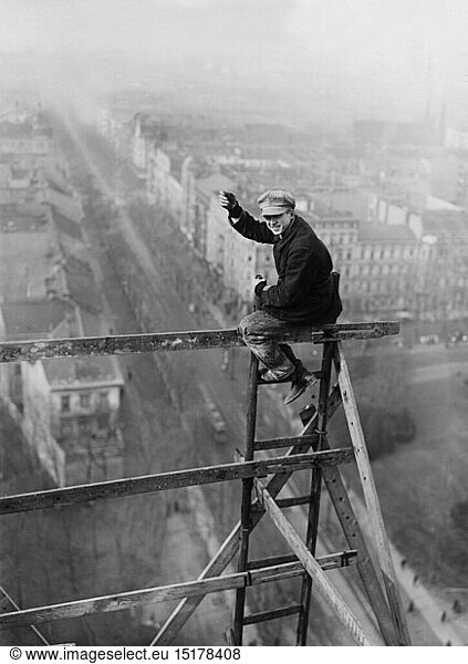 people  professions  construction worker  sitting on scaffolding  Berlin  1920s