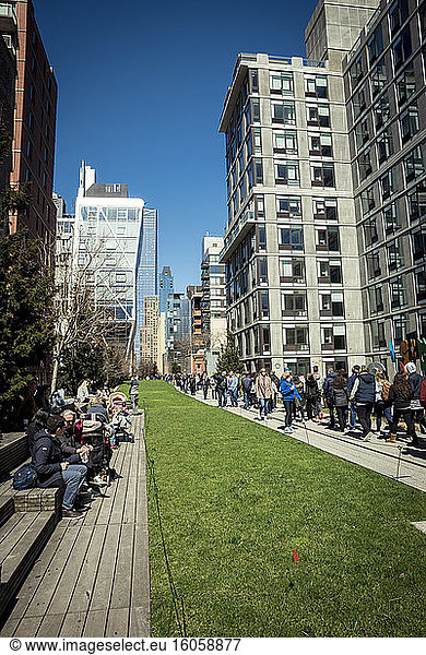 People walking along the High Line; Manhattan  New York  United States of America