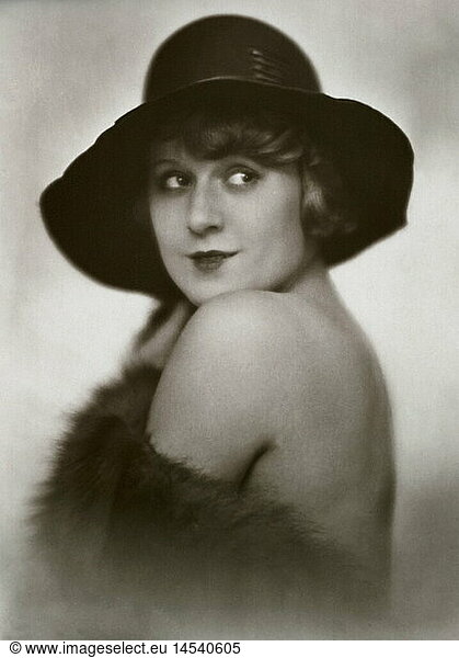 people  woman  portrait  1920s