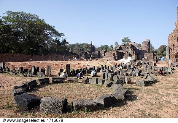 People Working In Excavation Activities   The Church Of St. Augustine UNESCO World Heritage Site   Old Goa   Velha Goa  India