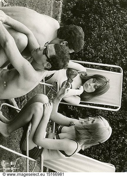 people  youth / teenager  young men and women having conversation  1963