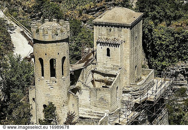 Pepoli-Turm (Torretta Pepoli)  während der Restaurierung. Erice  Sizilien  Italien  Europa.