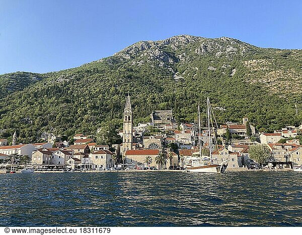 Perast  Bucht von Kotor  Mittelmeer  Weltnaturerbe und Weltkulturerbe  Adria  Kotor  Montenegro  Europa