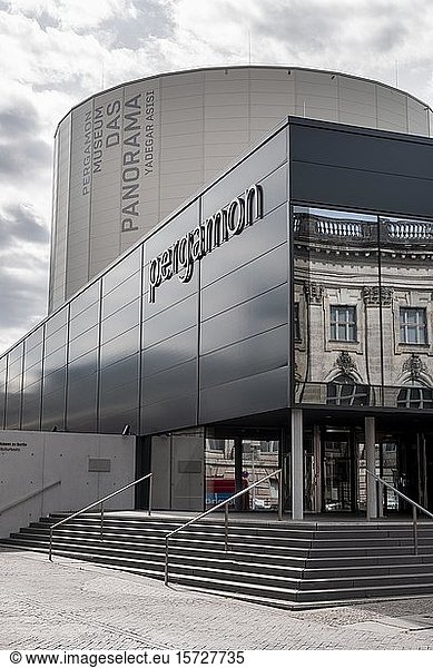 Pergamonmuseum  Museumsinsel  Berlin Mitte  Berlin  Deutschland  Europa