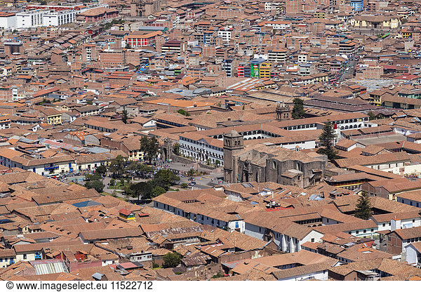 Peru  Cusco  Stadtbild von Saqsaywaman aus gesehen
