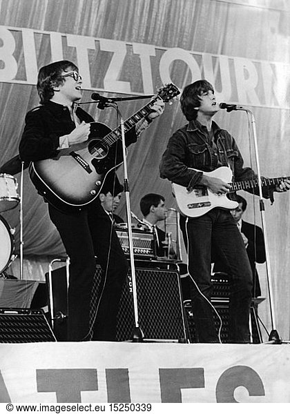 Peter and Gordon  British music group (pop)  1964 - 1968  (* 22.6.1944)  Gordon Waller (4.6.1945 - 17.6.2009)  during stage performance  The Beatles Blitztournee  middle of 1960s