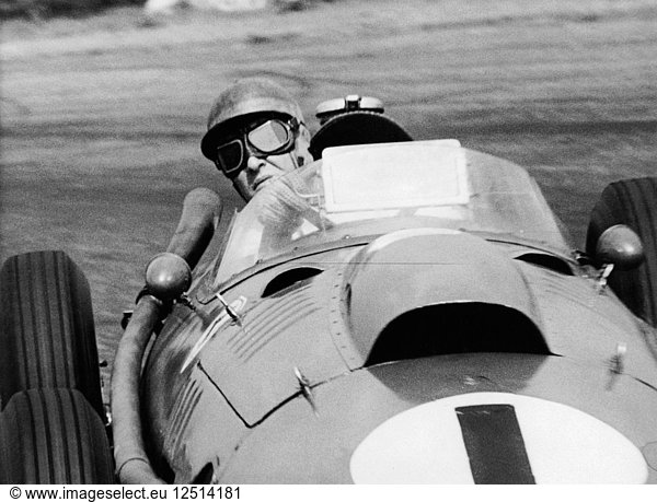 Peter Collins in einem Ferrari. Künstler: Unbekannt