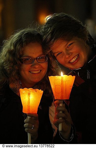 Petersplatz  Europäisches Treffen der Taize-Gemeinschaft  Gebetsvigil.