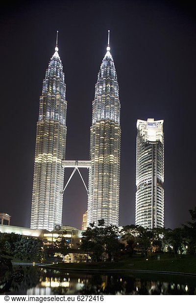 Petro0s Towers at night  Kuala Lumpur  Malaysia  Southeast Asia  Asia