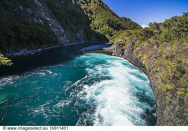 Petrohue-Wasserfälle  Nationalpark Vicente Perez Rosales  Chilenische Seenplatte  Chile