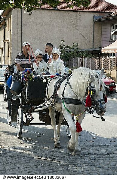 Pferdekutsche  Beschneidungsfest  Altstadt  Prizren  Republik Kosovo  Balkan