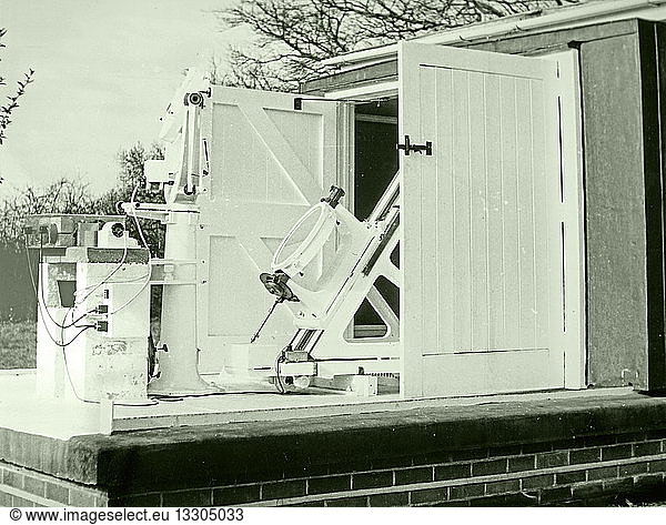Photograph of a Coelostat being used at the Cambridge University observatories