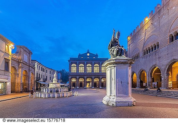 Piazza Cavour  Rimini  Emilia Romagna  Italy  Europe