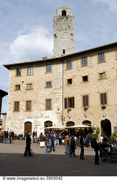 Piazza della Cisterna  San Gimignano  UNESCO-Weltkulturerbe  Toskana  Italien  Europa
