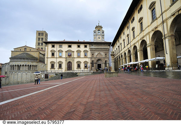 Piazza Grande und il Palazzo della Fraternita dei Laici di Arezzo  Arezzo  Toskana  Italien  Europa